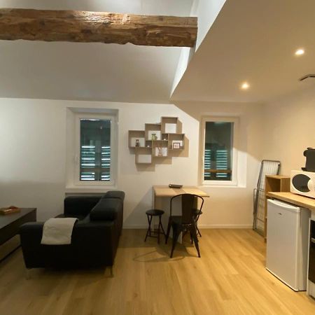 La Chrysalide Apartment La Crau Luaran gambar