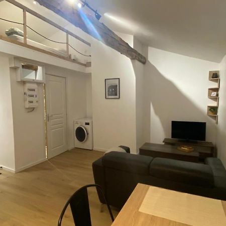 La Chrysalide Apartment La Crau Luaran gambar