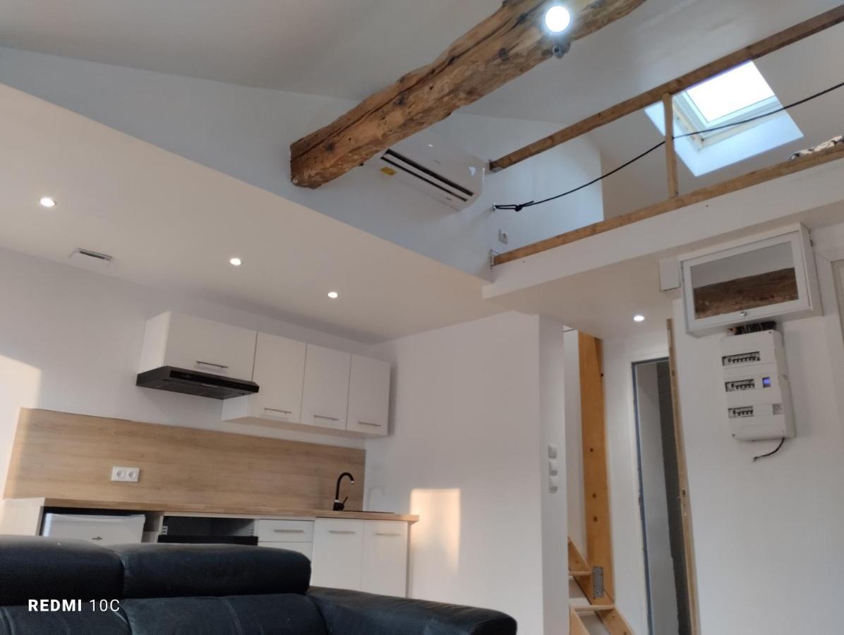 La Chrysalide Apartment La Crau Luaran gambar