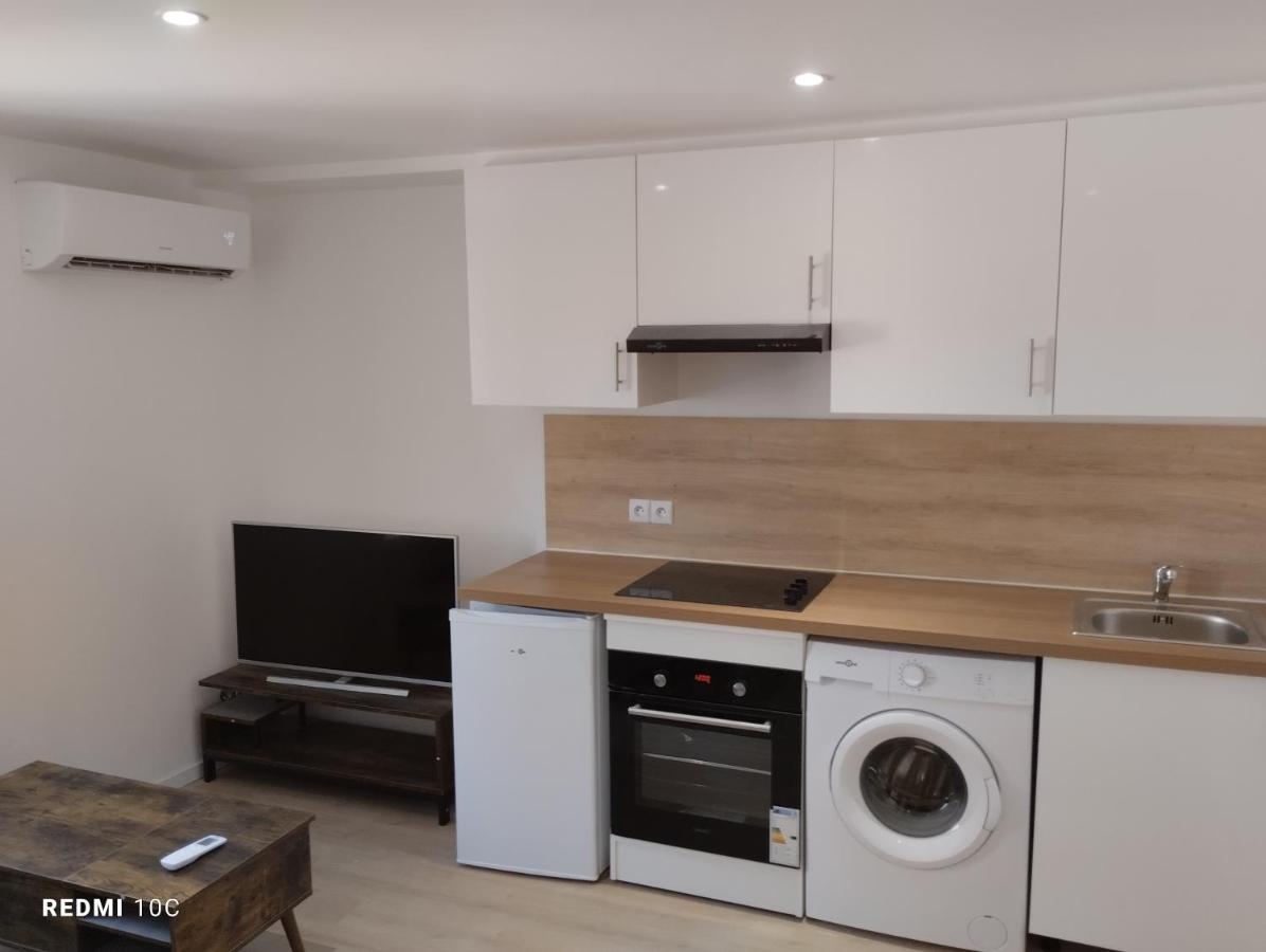 La Chrysalide Apartment La Crau Luaran gambar