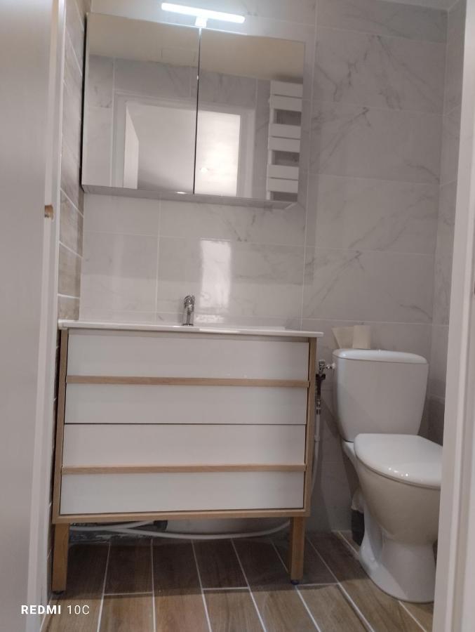 La Chrysalide Apartment La Crau Luaran gambar