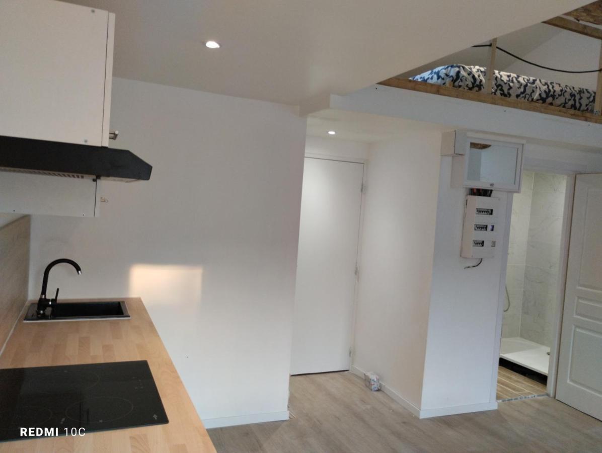 La Chrysalide Apartment La Crau Luaran gambar