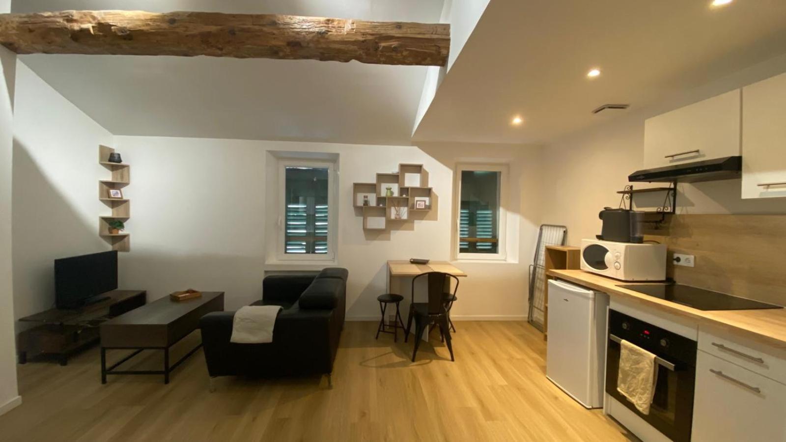 La Chrysalide Apartment La Crau Luaran gambar