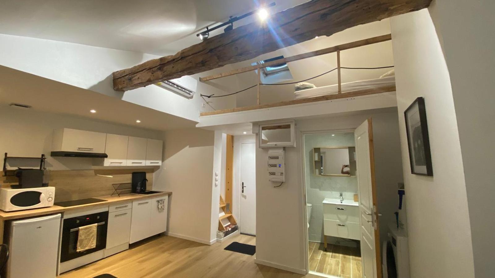 La Chrysalide Apartment La Crau Luaran gambar